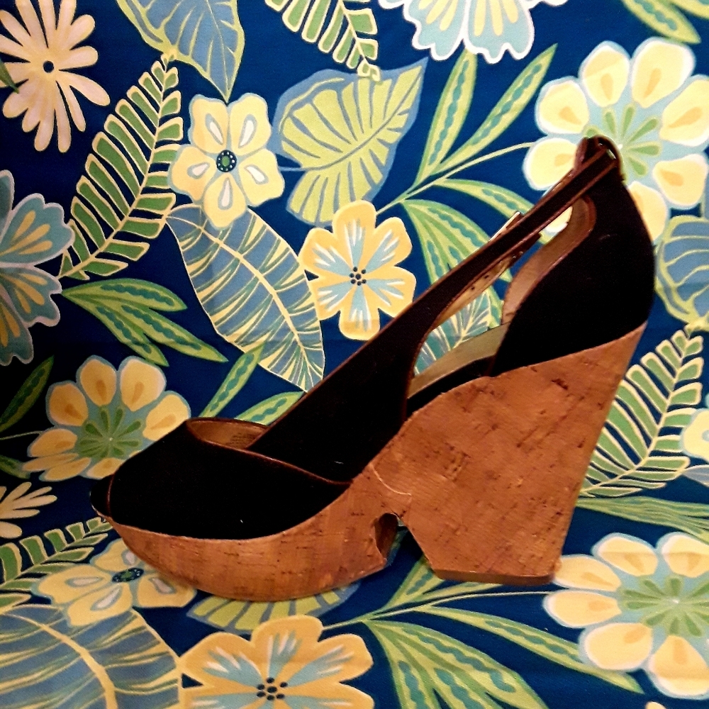 BCBGeneration Platform Sandals - Picture 2 of 8